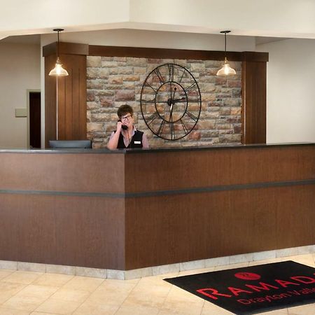 德雷顿谷华美达酒店 Drayton Valley 外观 照片