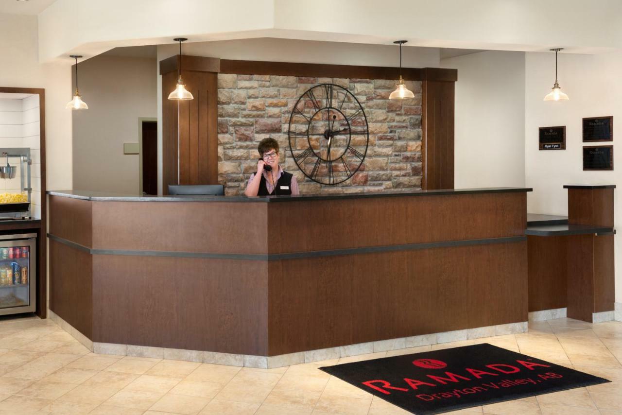 德雷顿谷华美达酒店 Drayton Valley 外观 照片